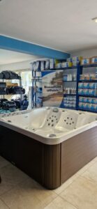 Vasche idromassaggio da esterno Joyee presso Linea Sport 94 a Mascalucia, Catania, Sicilia