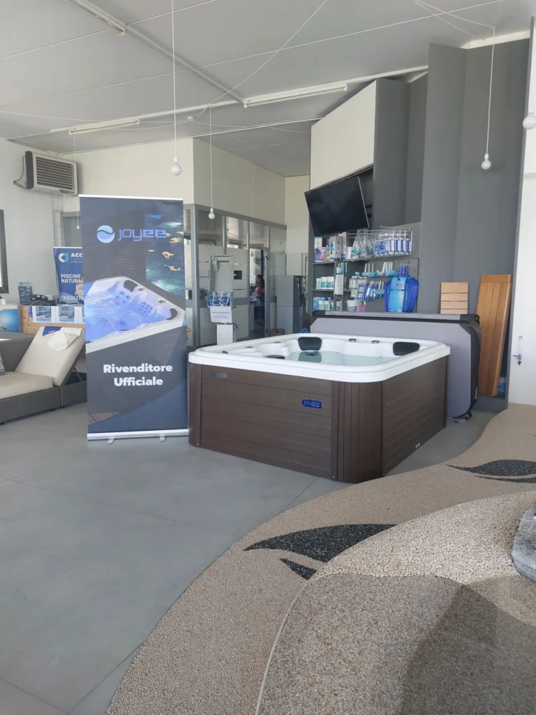 Piscine idromassaggio Joyee presso Acqua Tecnica a Guidizzolo, Mantova, Lombardia 5
