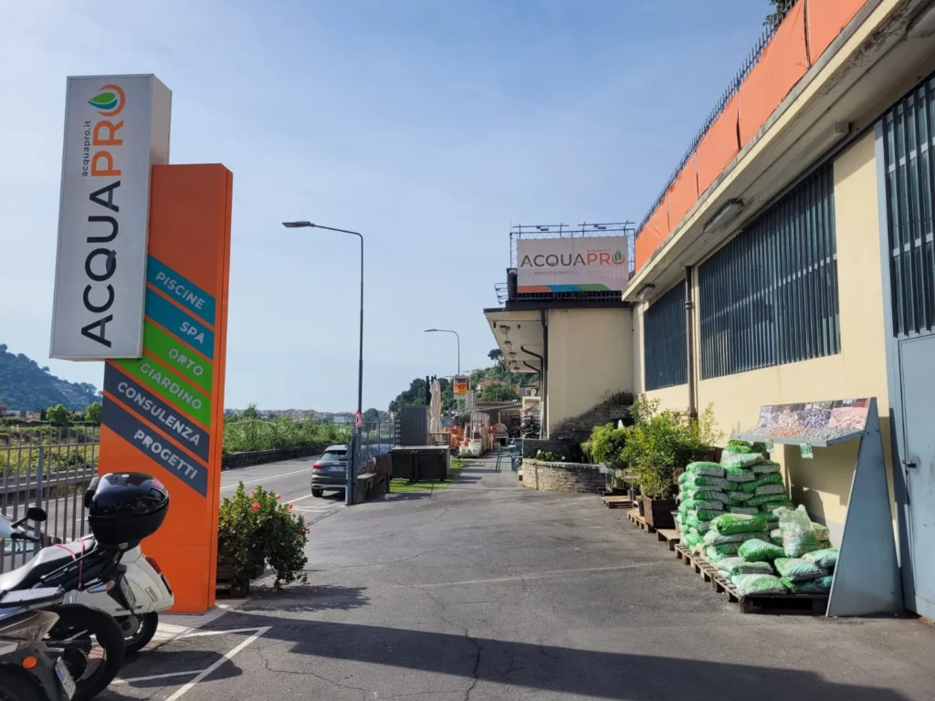 Vasche idromassaggio da esterno Joyee presso AcquaPro a Camporosso, Imperia, Liguria 5