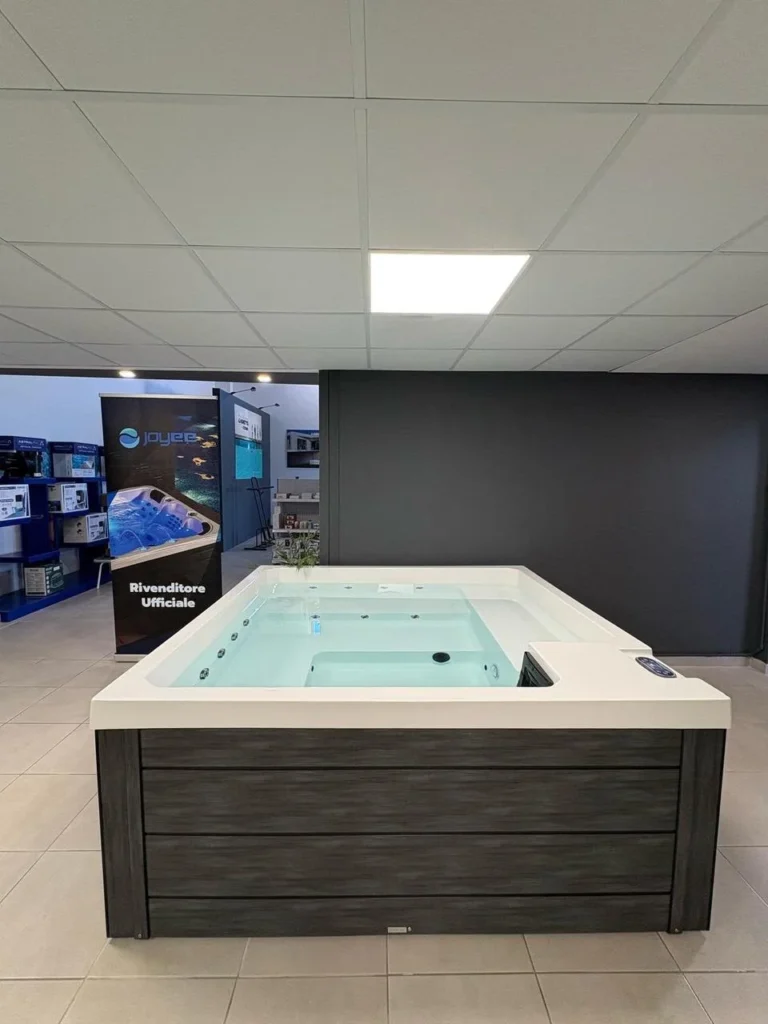 Piscine idromassaggio Joyee presso Bray Group a Ruffano, Lecce, Puglia 5