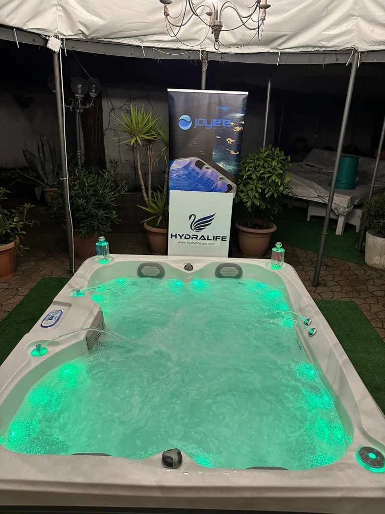 Piscine idromassaggio Joyee presso Hydralife a Rimini, Emilia Romagna.
