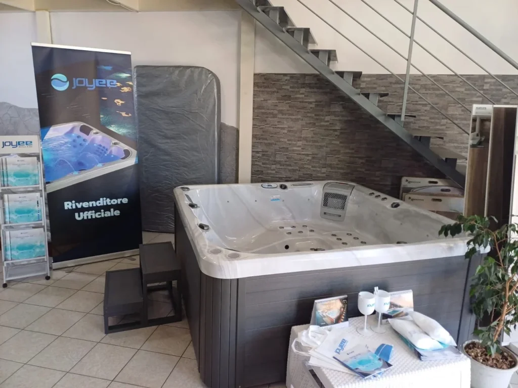 Piscine idromassaggio Joyee presso Idrosolar a Siracusa, Sicilia 3