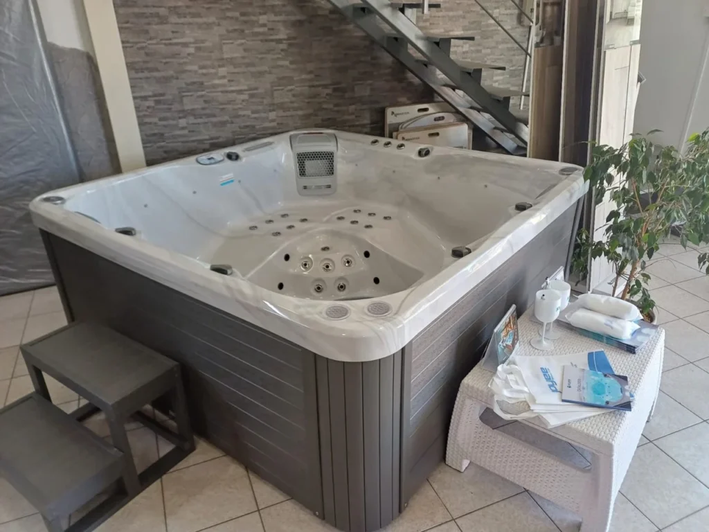 Piscine idromassaggio Joyee presso Idrosolar a Siracusa, Sicilia 4