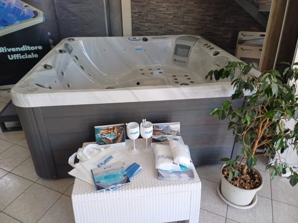 Piscine idromassaggio Joyee presso Idrosolar a Siracusa, Sicilia 5