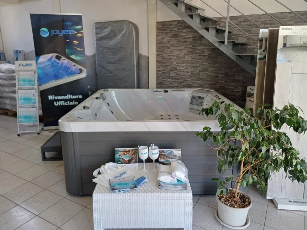 Piscine idromassaggio Joyee presso Idrosolar a Siracusa, Sicilia 6