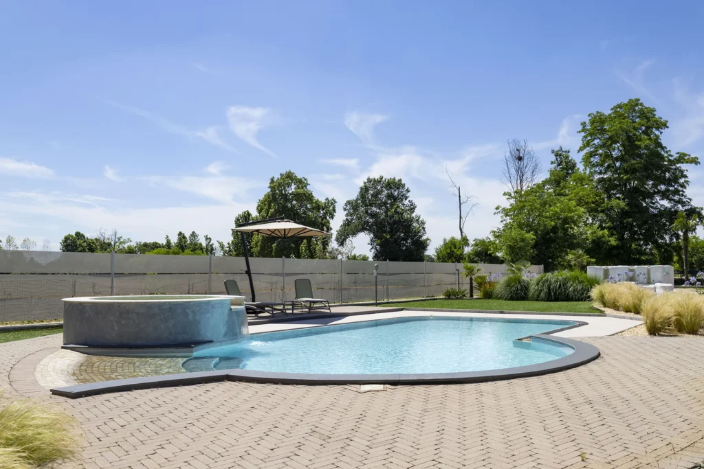Piscine idromassaggio Joyee presso Mondo Blu a Manerbio, Brescia, Lombardia 5