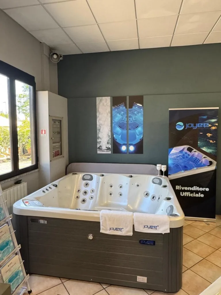 Piscine idromassaggio Joyee presso Turbanti Fuoco e Acqua a Grosseto, Toscana 3