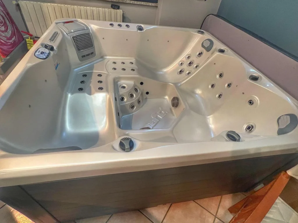 Piscine idromassaggio Joyee presso Turbanti Fuoco e Acqua a Grosseto, Toscana 4