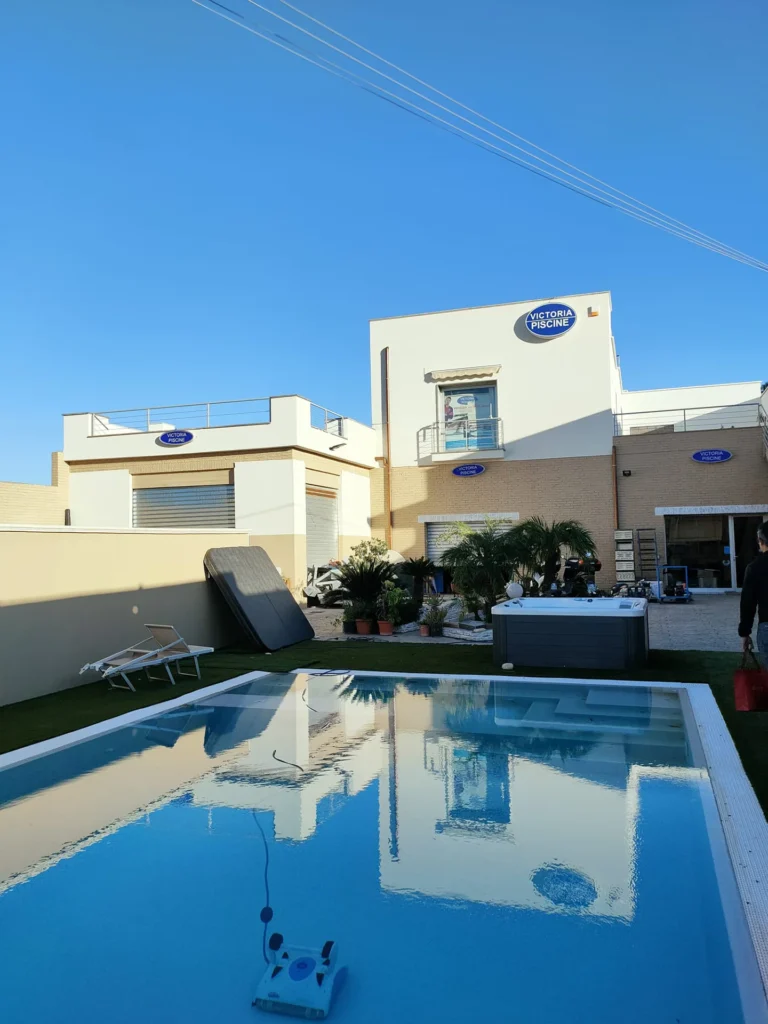 Vasche idromassaggio da esterno Joyee presso Victoria Piscine a Vittoria, Ragusa, Sicilia