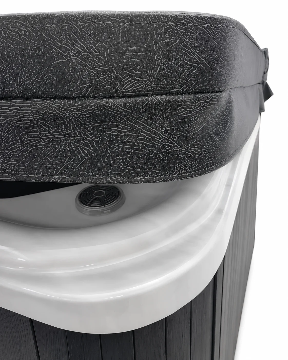 Dettaglio della copertura termica isolante di una spa Joyee